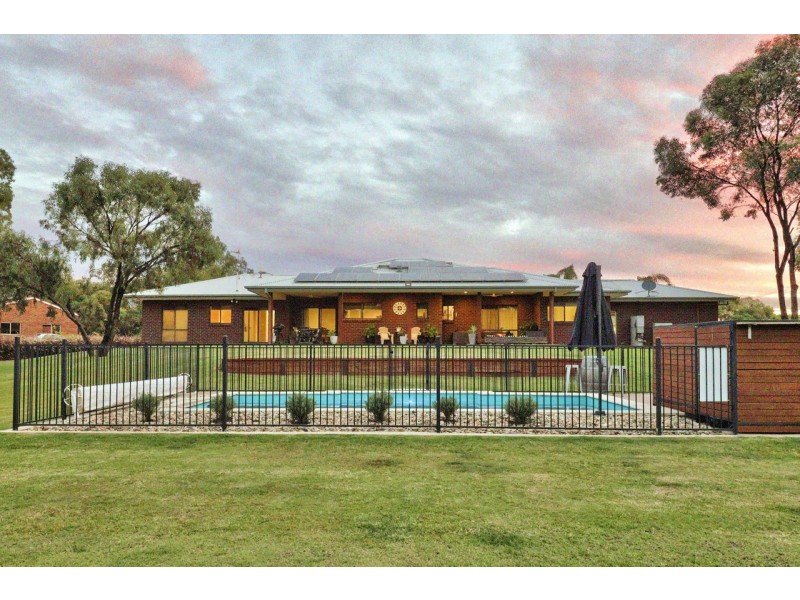 49 Pindara Lane, Deniliquin NSW 2710