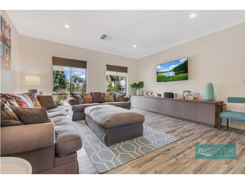 49 Pindara Lane, Deniliquin NSW 2710