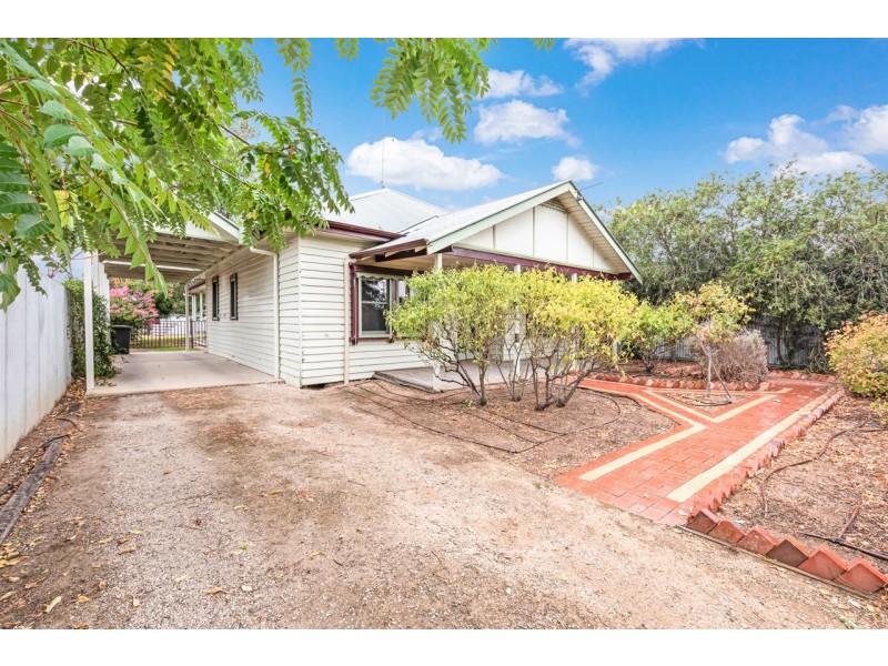 427 George Street, Deniliquin NSW 2710