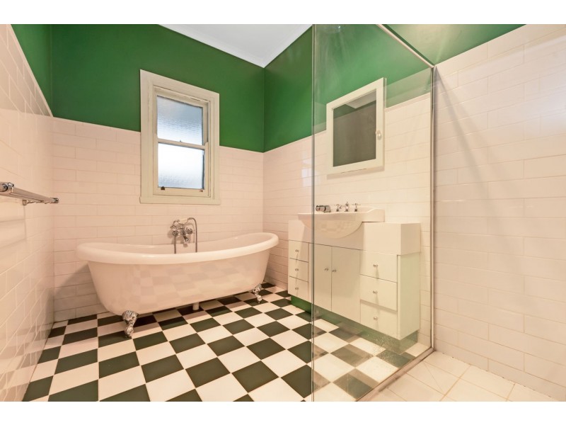 427 George Street, Deniliquin NSW 2710