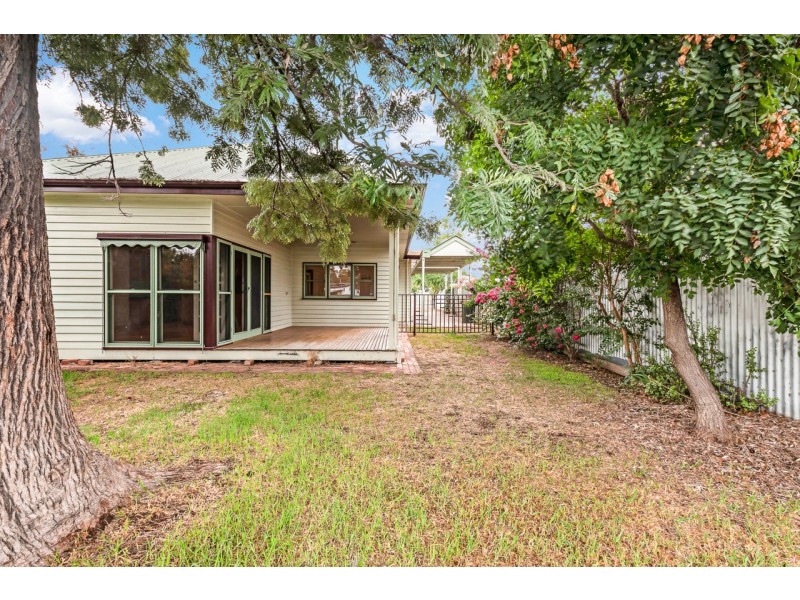 427 George Street, Deniliquin NSW 2710