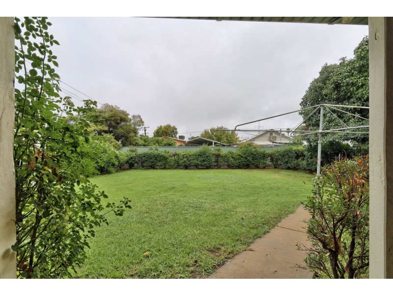 290 Poictiers Street, Deniliquin NSW 2710