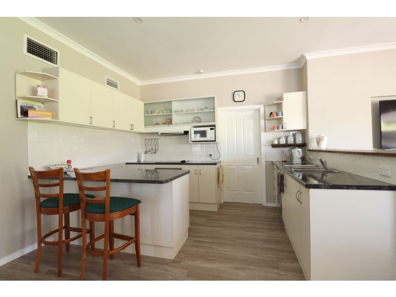 455 Poictiers St, Deniliquin NSW 2710