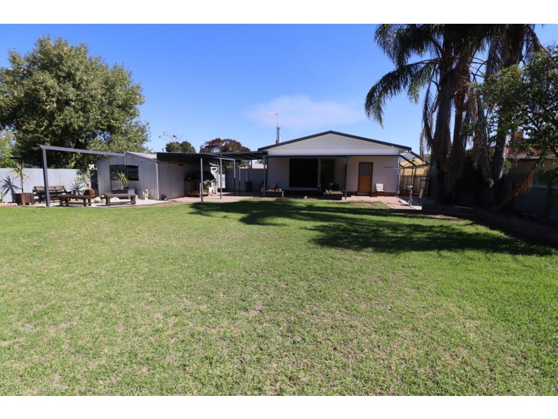 455 Poictiers St, Deniliquin NSW 2710