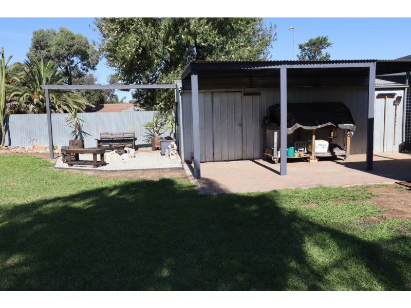 455 Poictiers St, Deniliquin NSW 2710