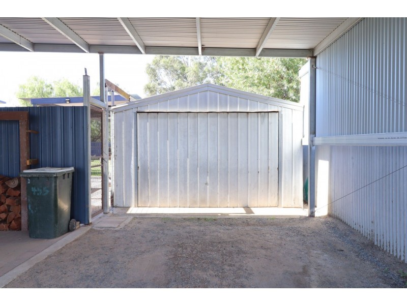 455 Poictiers St, Deniliquin NSW 2710