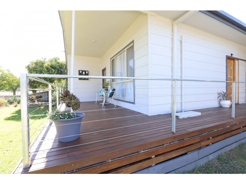 455 Poictiers St, Deniliquin NSW 2710
