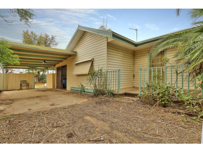112 Decimus Street, Deniliquin NSW 2710