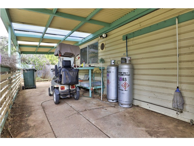 112 Decimus Street, Deniliquin NSW 2710