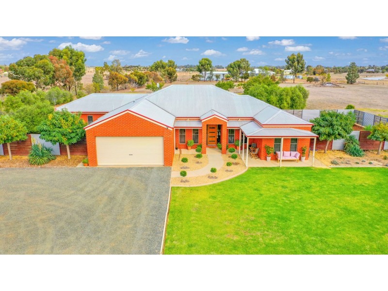25 Riverview Dr, Deniliquin NSW 2710