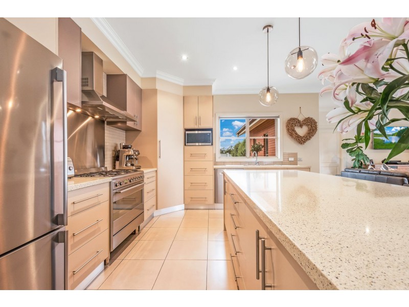 25 Riverview Dr, Deniliquin NSW 2710