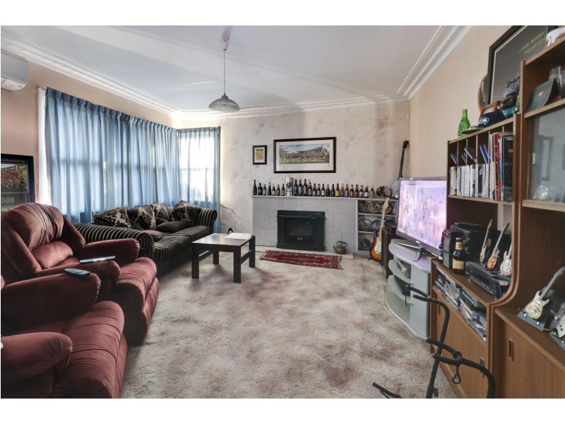 472 George Street, Deniliquin NSW 2710