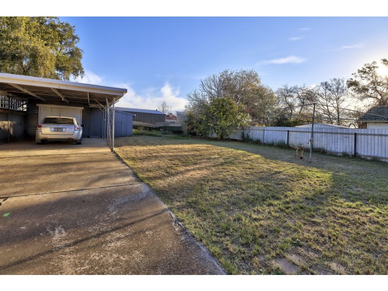 472 George Street, Deniliquin NSW 2710