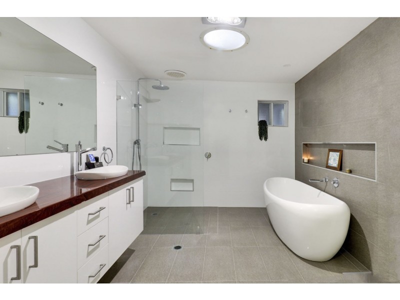 231 River Street, Deniliquin NSW 2710