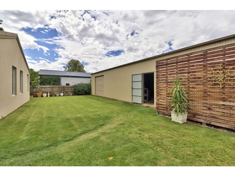 231 River Street, Deniliquin NSW 2710