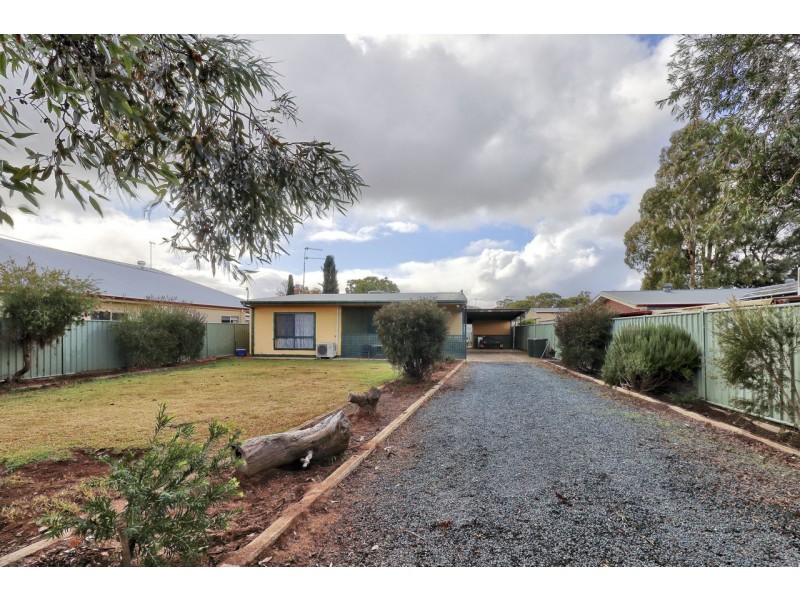 225 Henry Street, Deniliquin NSW 2710