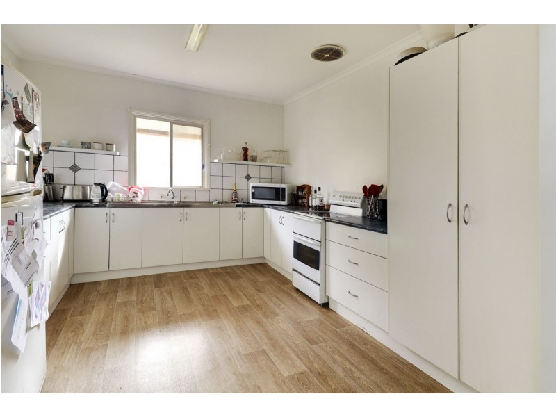 225 Henry Street, Deniliquin NSW 2710