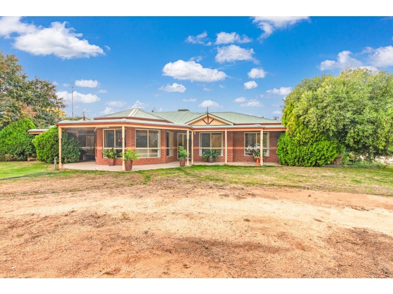 48 Moama Street, Mathoura NSW 2710