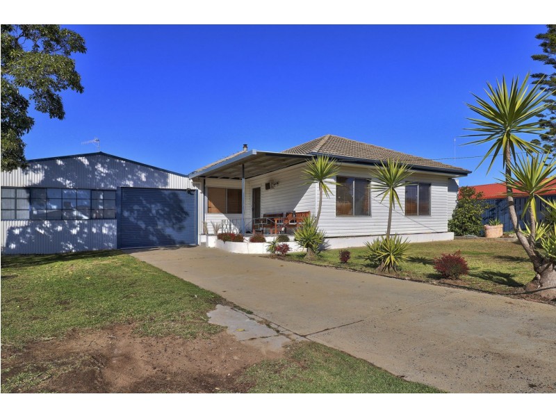 110 Russell Street, Deniliquin NSW 2710