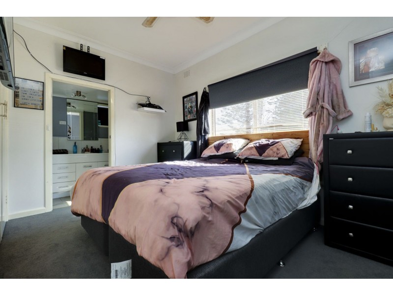 110 Russell Street, Deniliquin NSW 2710