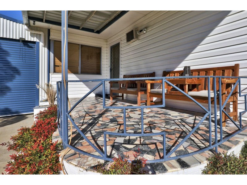 110 Russell Street, Deniliquin NSW 2710