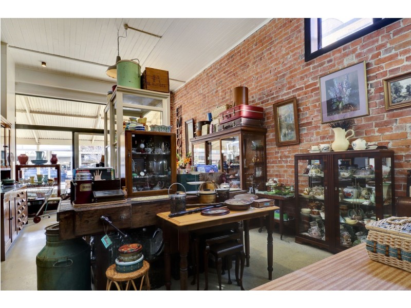 36 Napier Street, Deniliquin NSW 2710