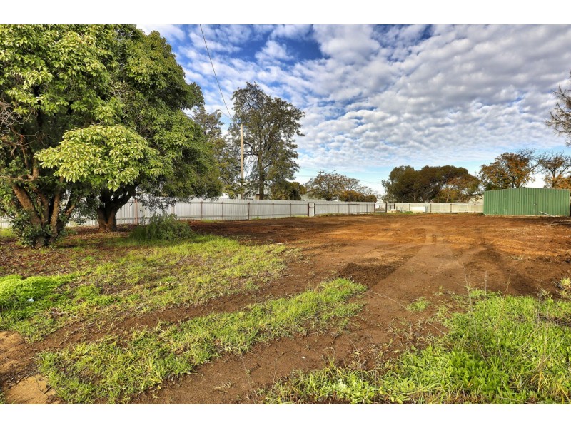 400 Wood Street, Deniliquin NSW 2710