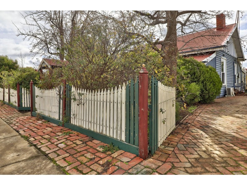 447 Cressy Street, Deniliquin NSW 2710