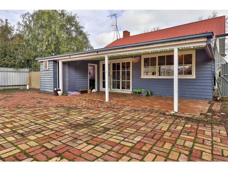 447 Cressy Street, Deniliquin NSW 2710