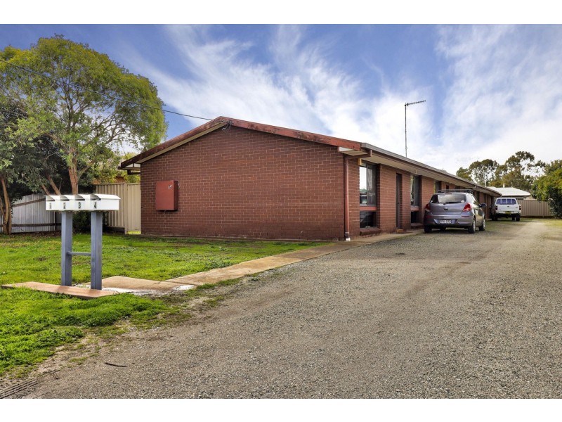 261 Victoria Street, Deniliquin NSW 2710
