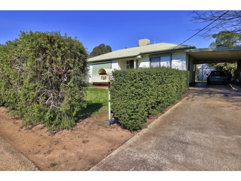 254 Henry Street, Deniliquin NSW 2710