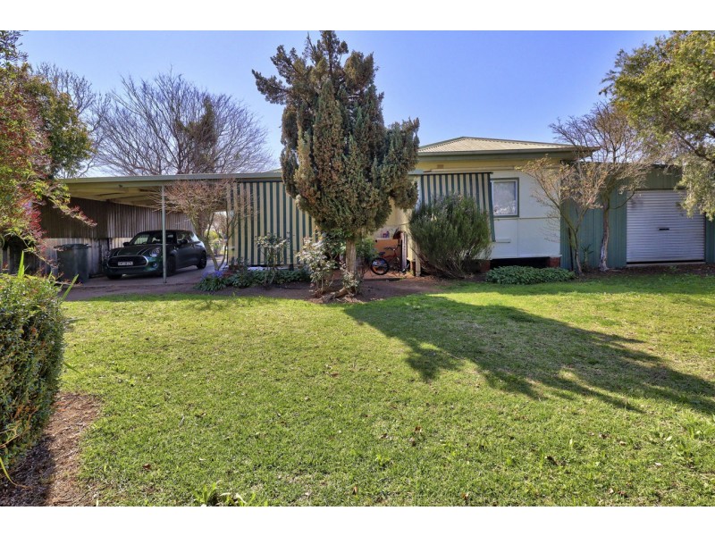 254 Henry Street, Deniliquin NSW 2710