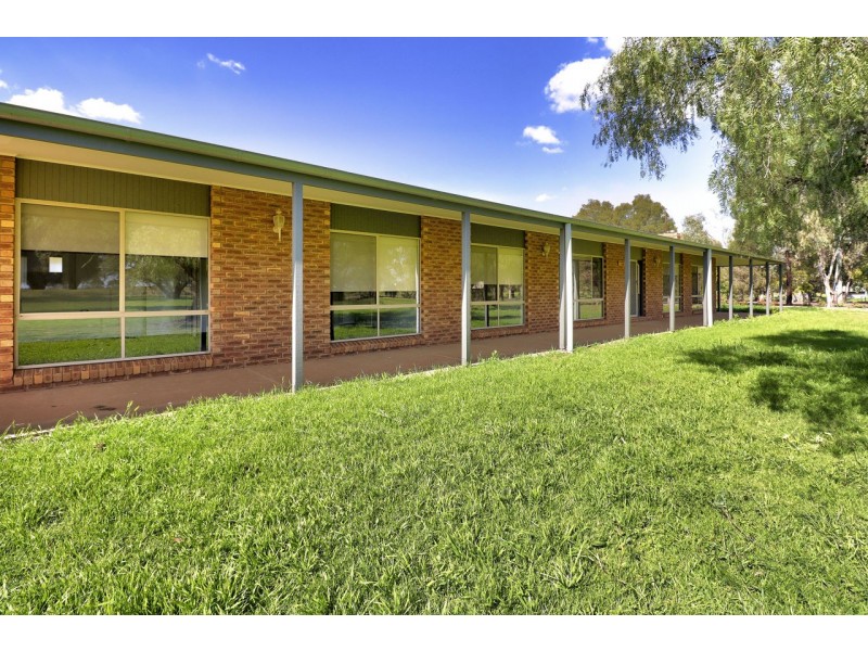 139 Lawson Syphon Road, Deniliquin NSW 2710