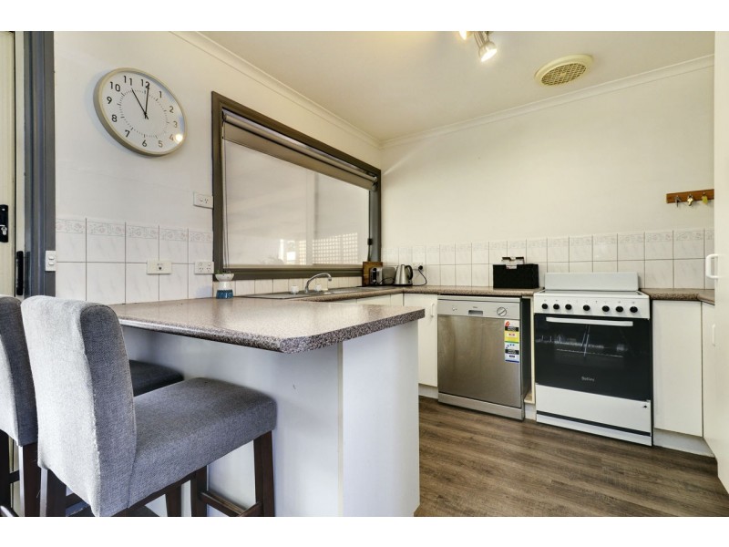 123 Burton Street, Deniliquin NSW 2710