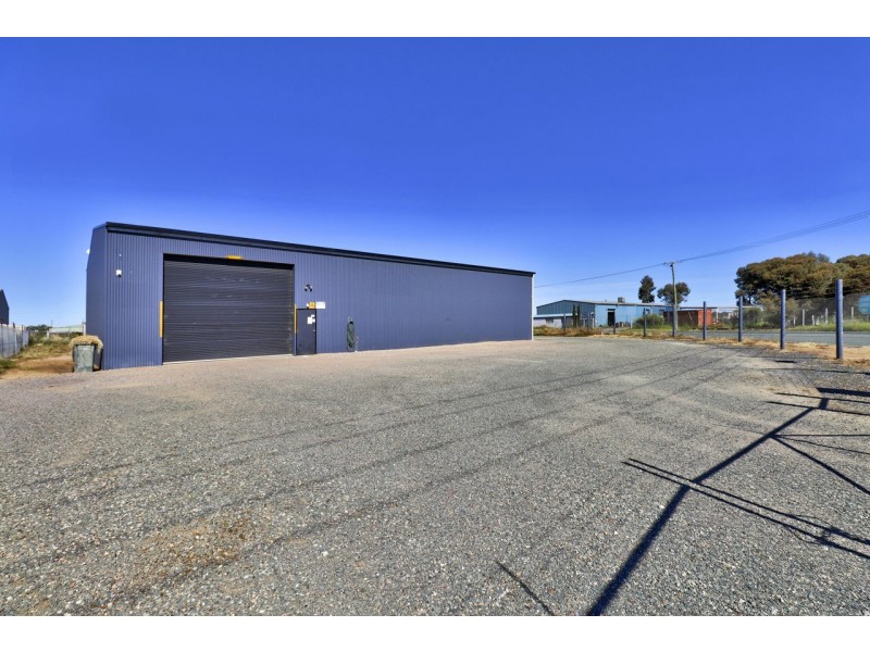 18 Kelly Street, Deniliquin NSW 2710