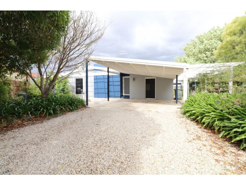 213 River Street, Deniliquin NSW 2710