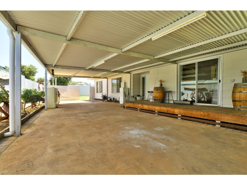 514 Poictiers Street, Deniliquin NSW 2710