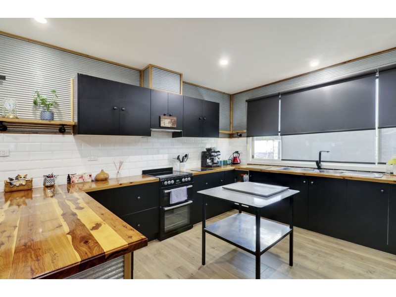 11 Lawrence Street, Mathoura NSW 2710