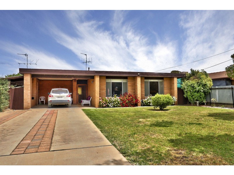 522 Poictiers Street, Deniliquin NSW 2710