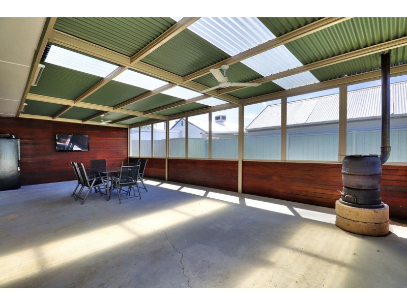 83 Russell Street, Deniliquin NSW 2710