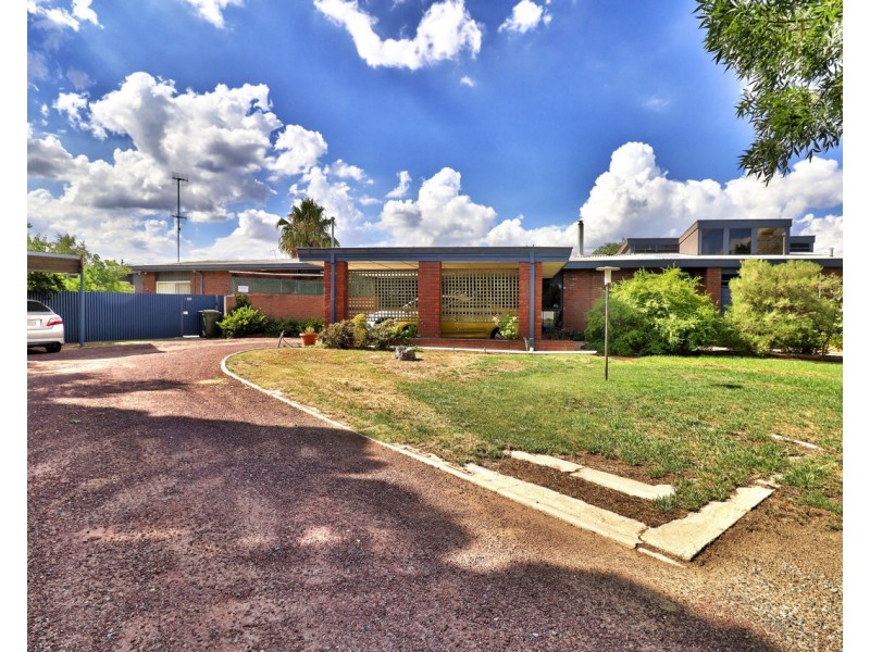 424 Henry Street, Deniliquin NSW 2710