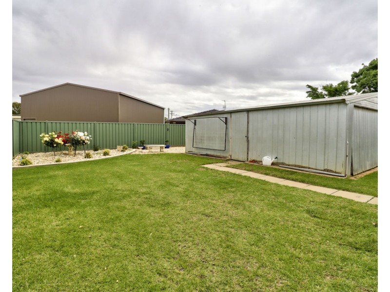292 Sloane Street, Deniliquin NSW 2710