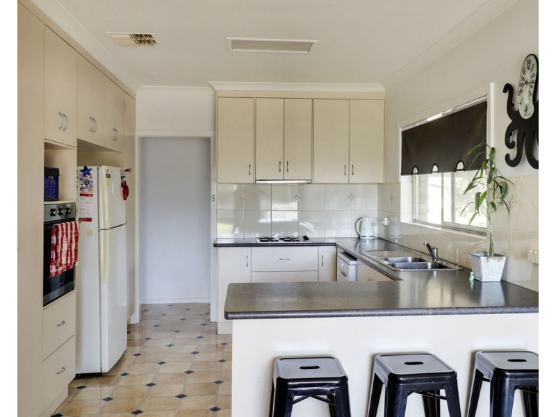 452 Wood Street, Deniliquin NSW 2710