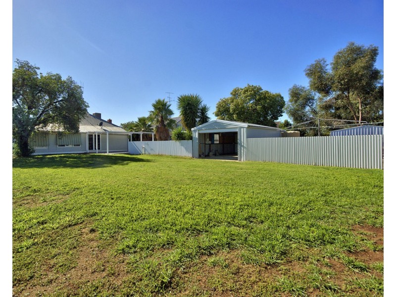 414 Harfleur Street, Deniliquin NSW 2710