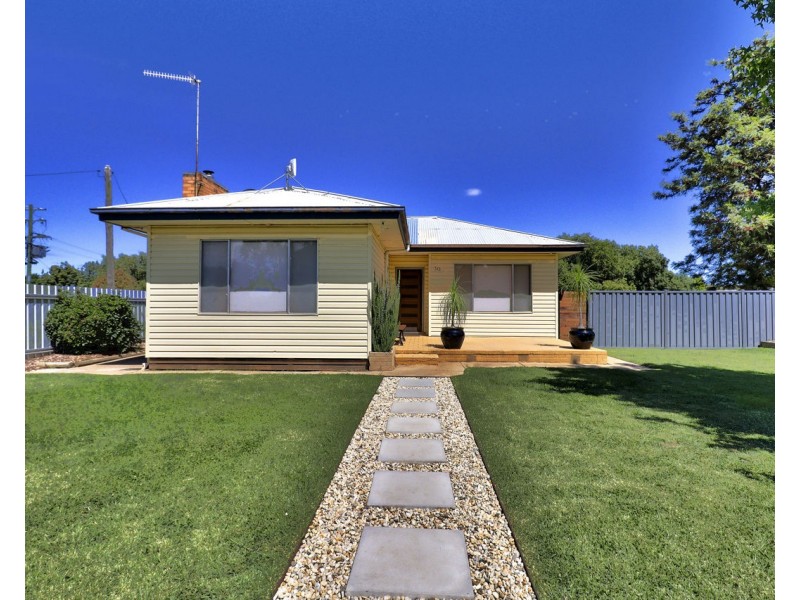 312 Fitzroy Street, Deniliquin NSW 2710