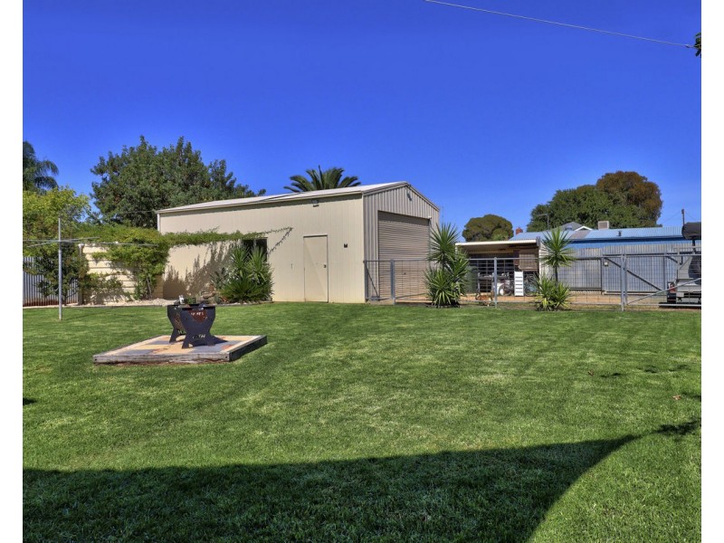 370 Wood Street, Deniliquin NSW 2710