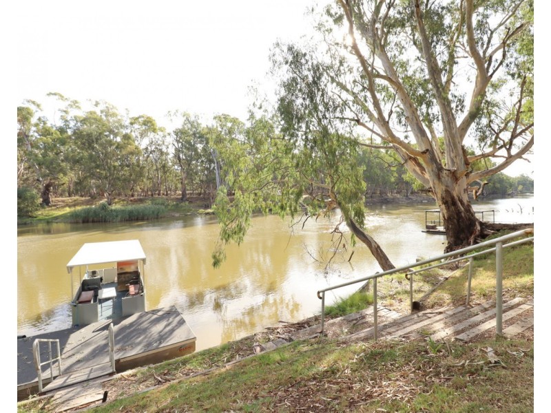 230 River Street, Deniliquin NSW 2710