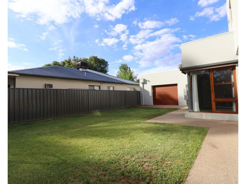 230 River Street, Deniliquin NSW 2710