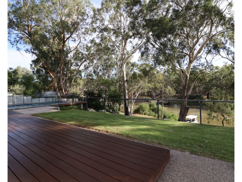 230 River Street, Deniliquin NSW 2710
