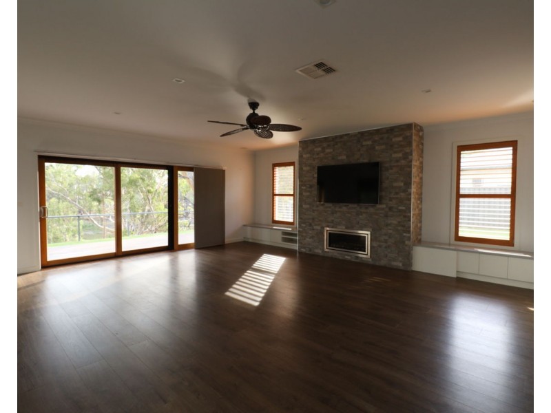 230 River Street, Deniliquin NSW 2710